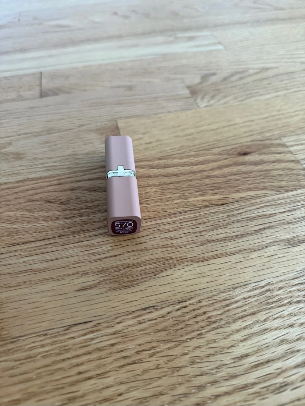 L'Oreal Paris Colour Riche Lipstick - 570 Worth It Intense brown lipstick